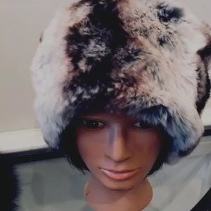 VTG CHINCHILLA HAT FURRIER MADE IN CANADA ANDRE